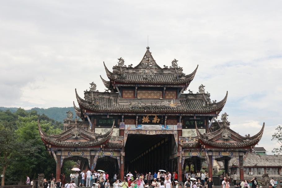 拿走不谢！这份都江堰“懒人版”旅游攻略，不爬山、不扎堆，还能打卡明星同款，赶快行动吧~