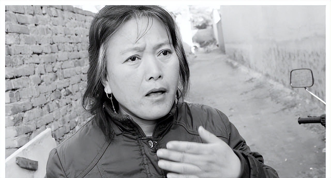 2010年河北行唐，儿子患病身长“巨型黑痣”，母亲为救子割皮移植