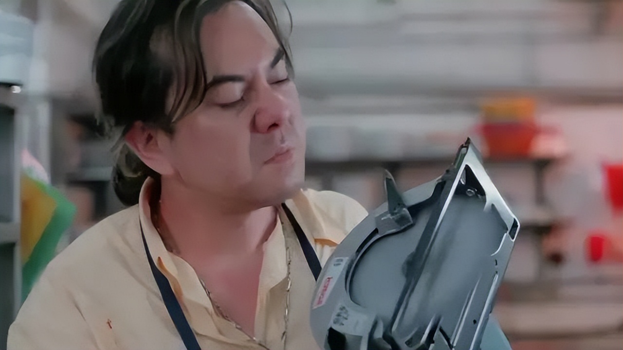 无间道另外一个版本结尾,无间道三部里面最出彩的人物