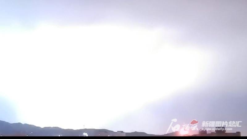 乌鲁木齐听到爆炸声是什么情况,乌鲁木齐雷声