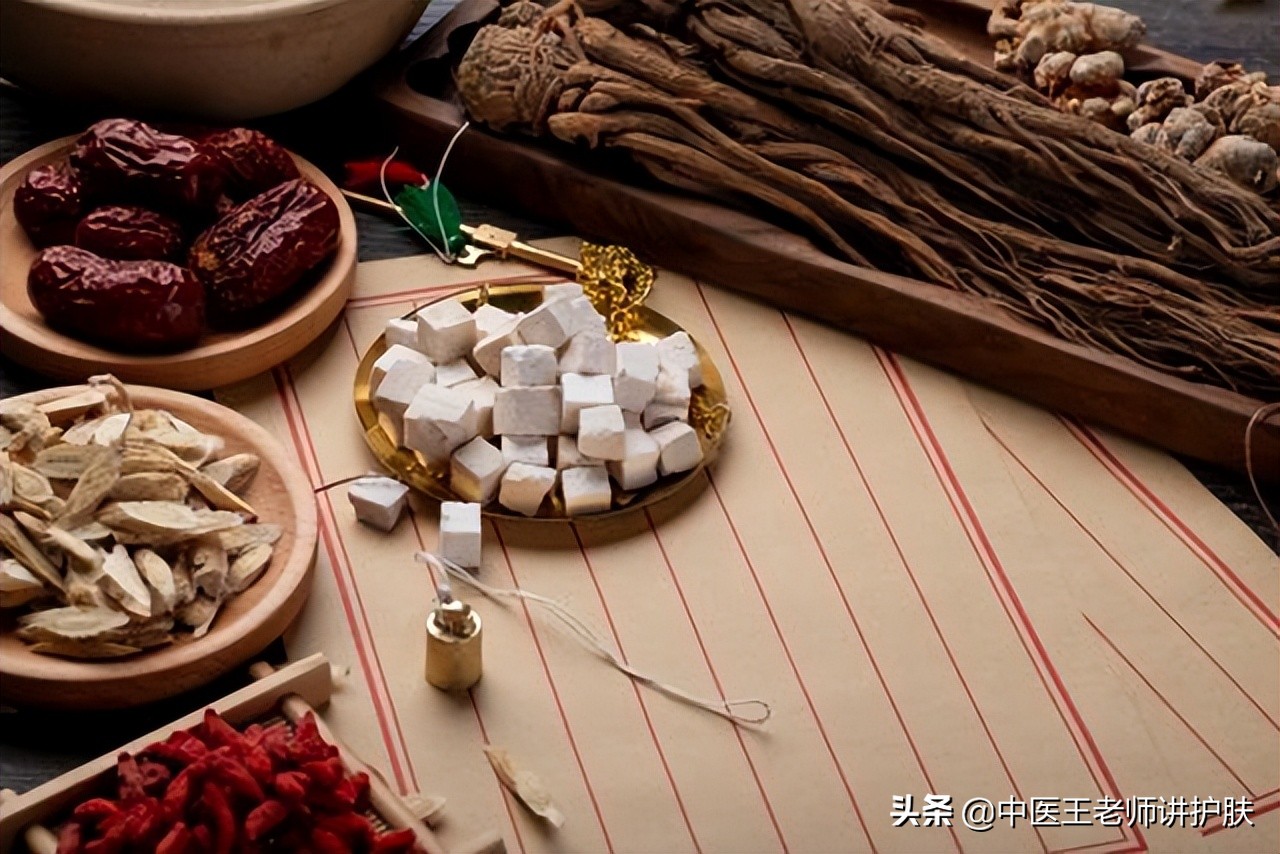 脾虚血瘀长斑怎么食疗,脾虚长痘吃中药多久能见效