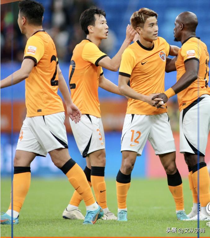 青岛足球甜蜜的520：西海岸拿下六分战，红狮绝杀对手，海牛憾平