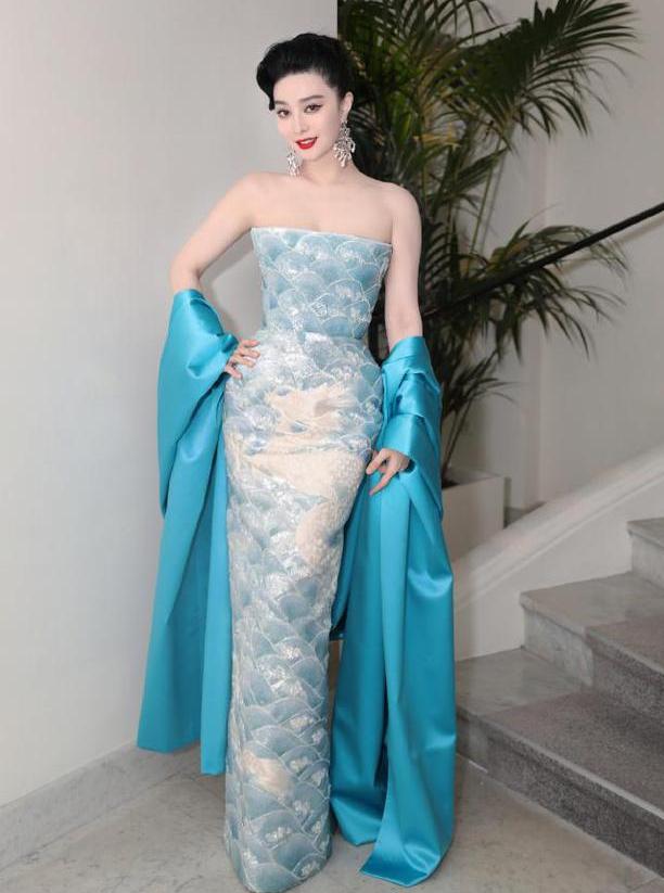 范冰冰为什么可以出现在戛纳红毯,范冰冰在戛纳让人吐槽的是什么