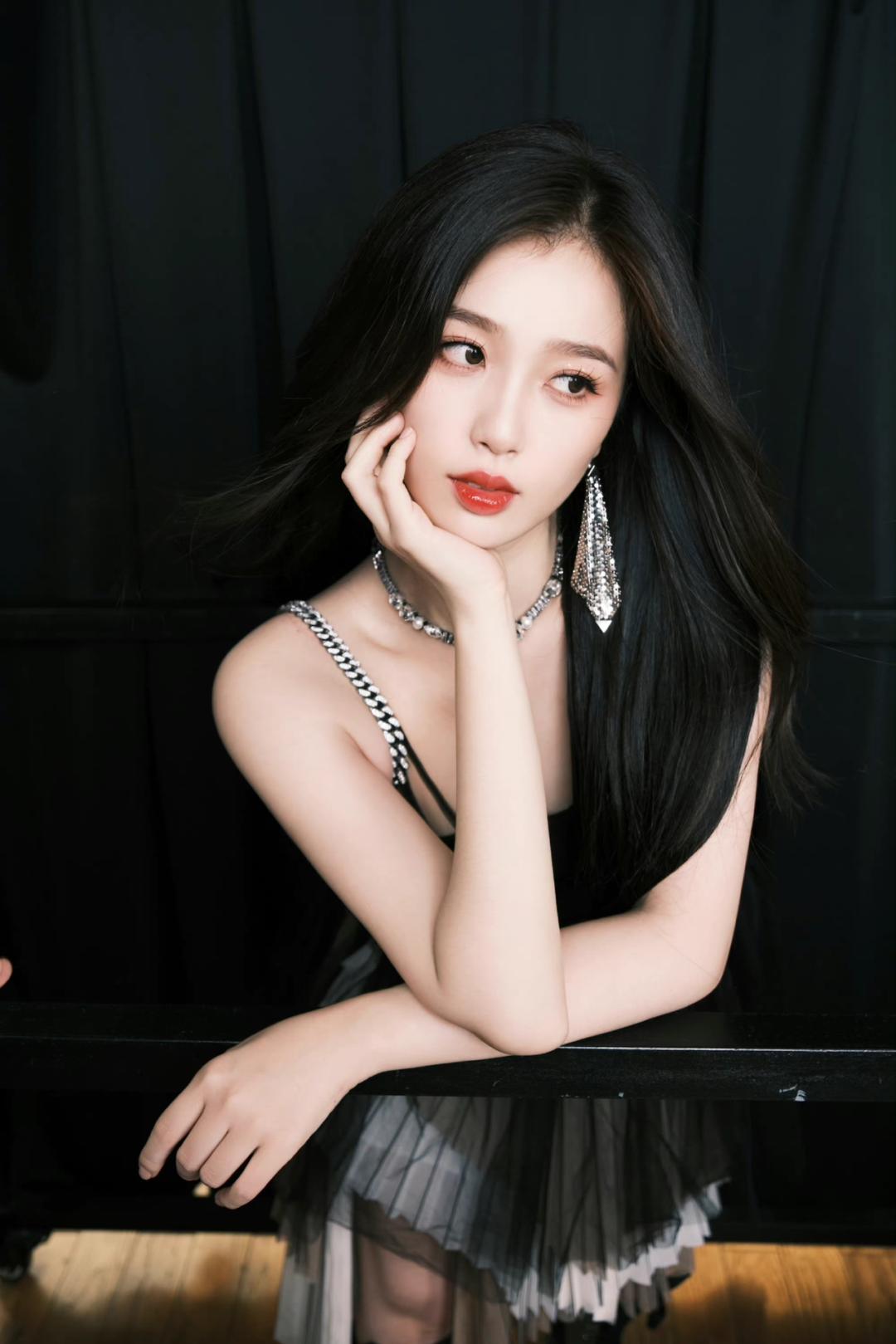 虞书欣圆脸变微脸的方法,虞书欣扁平脸改善