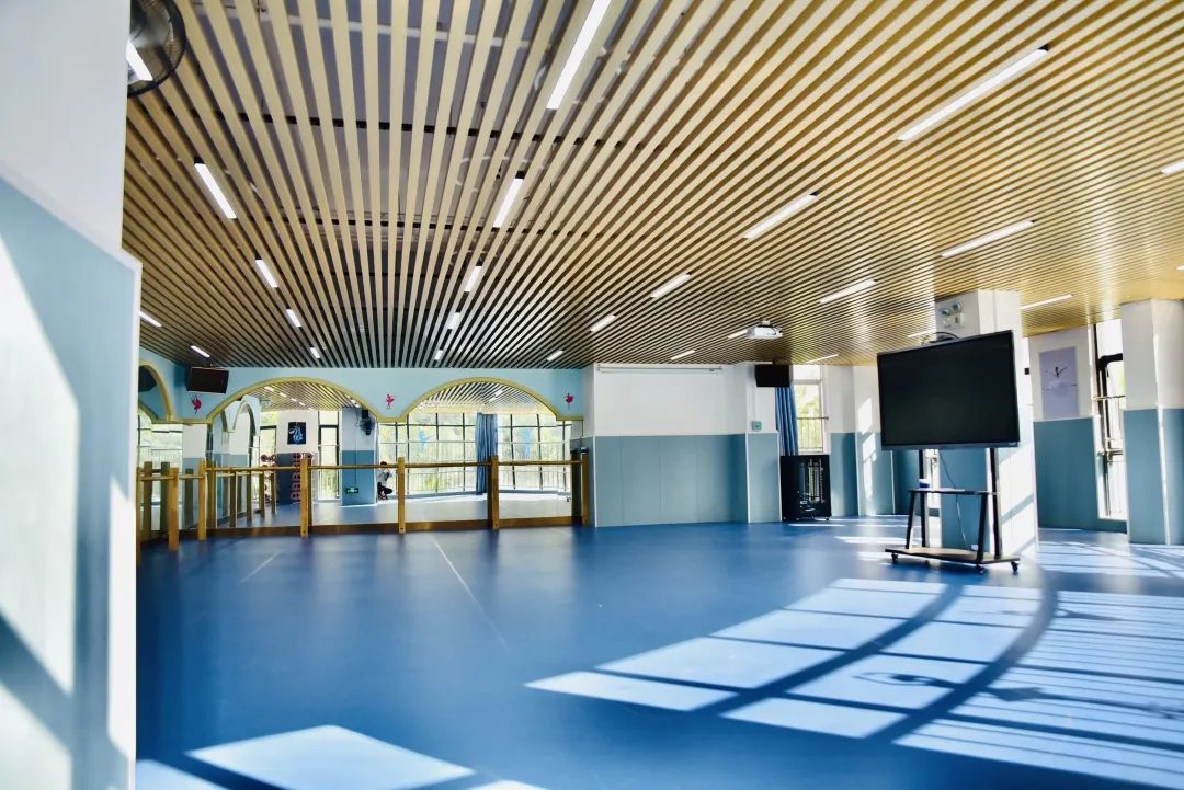 中考喜报国防蛟龙班平均分高达710！狮岭这所学校凭实力“狂飙”