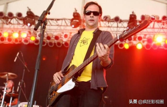 新冠去世的美国巨星,因新冠死亡的美国巨星