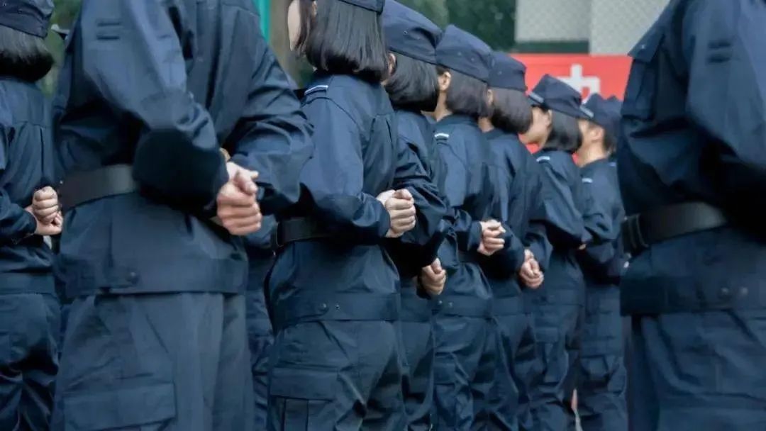 从警校毕业出来是公务员吗,公安类院校毕业后去哪里