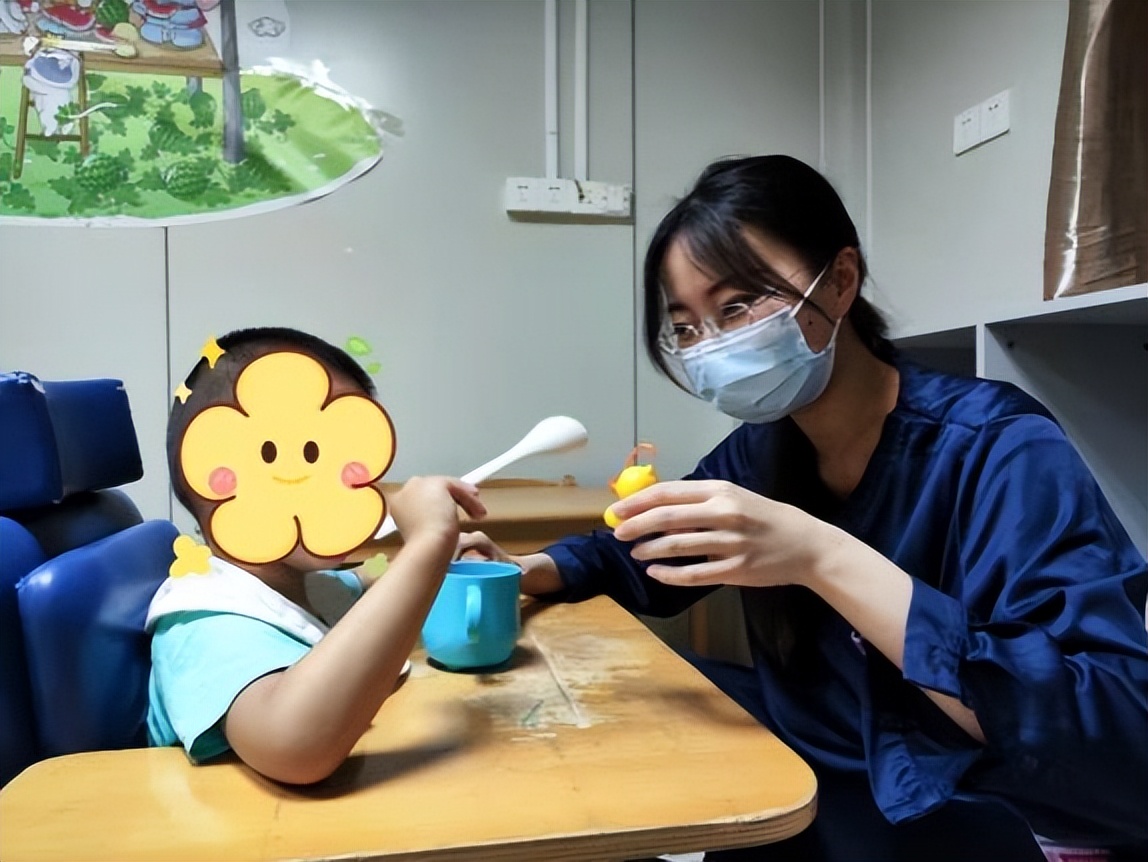 徐州市儿童医院康复团队用心治疗，用爱康复，点亮希望，医路同行