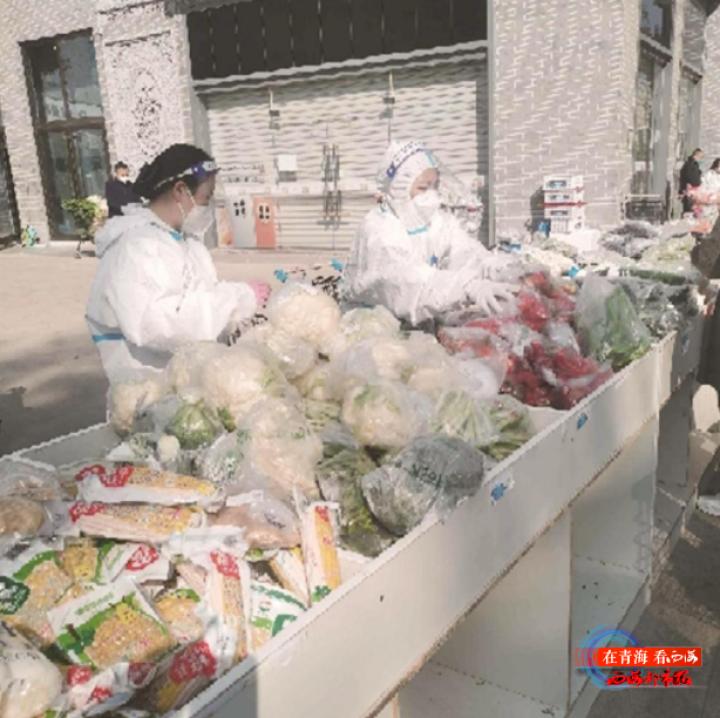 本报记者探访露天超市,青海西海都市报记者