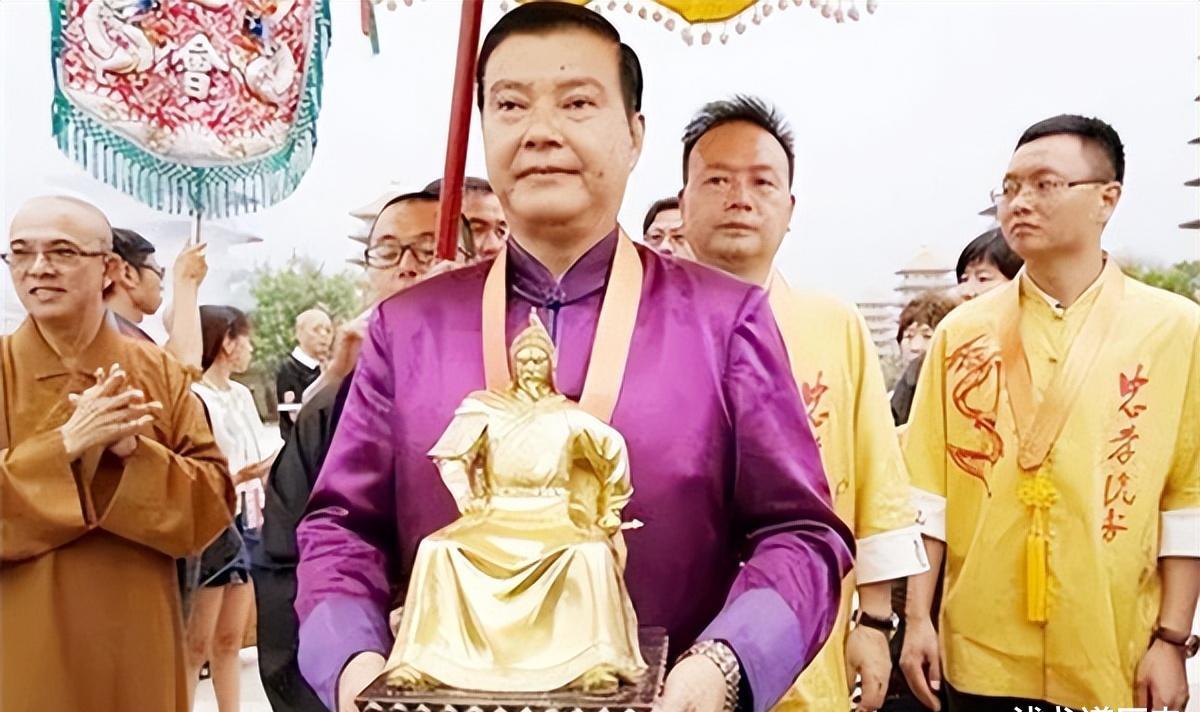 岳飞被杀后，一支后代逃到韩国，成为开国元勋，2013年已认祖归宗