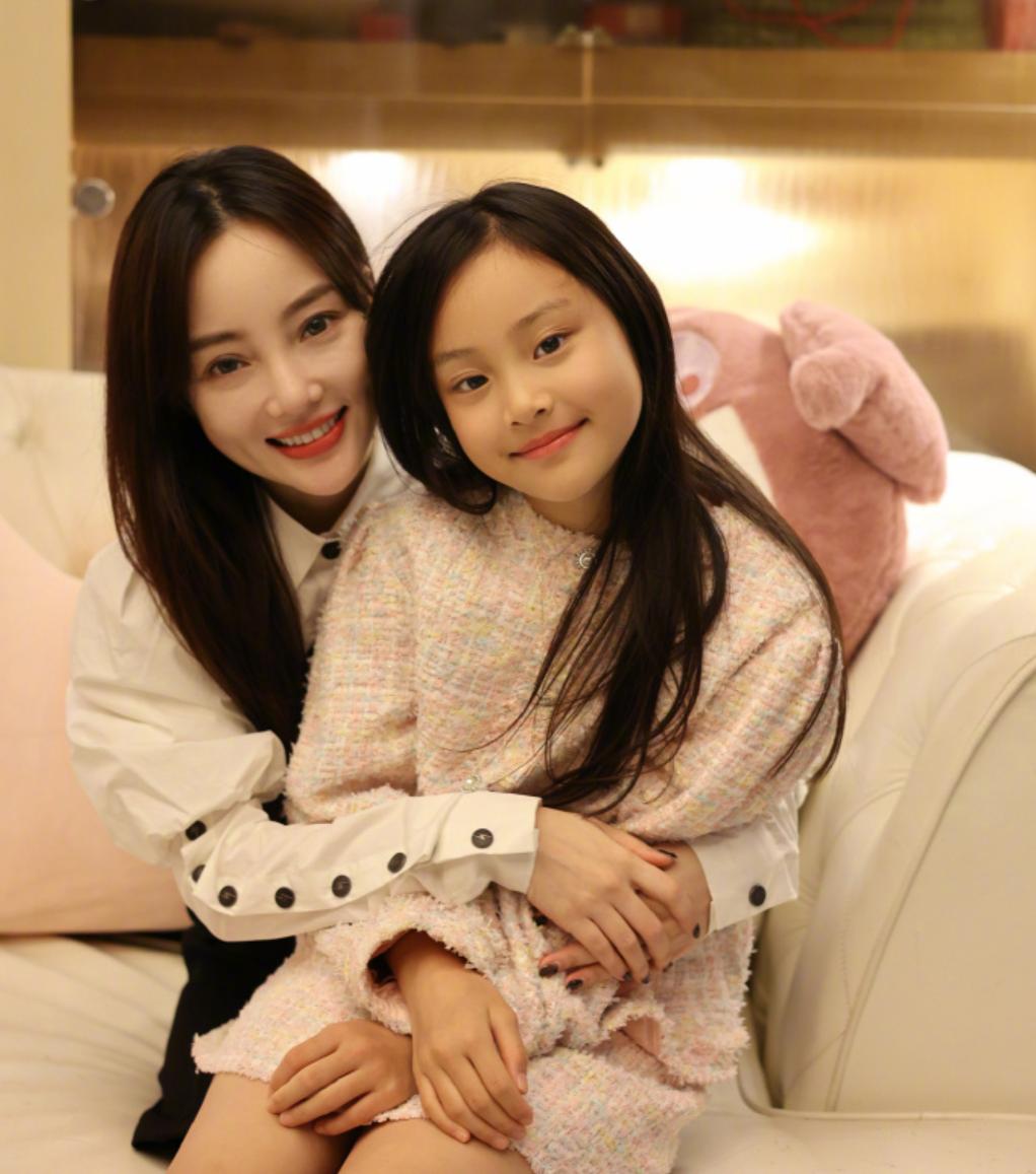 李小璐训狗,李小璐甜馨恶评