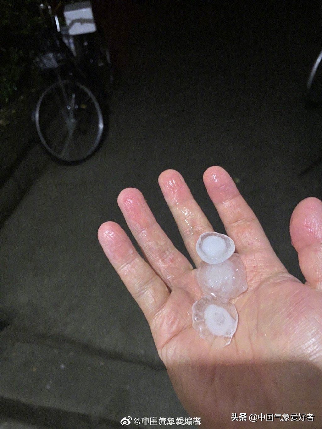 鸡蛋那么大的冰雹突袭烟台,鸡蛋大冰雹