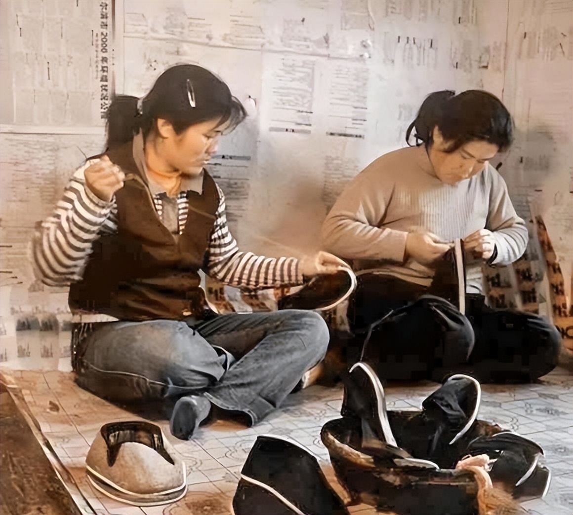 鐧戒簯瀹濊棌灏忚,灏忚鐧戒簯瀹濊棌