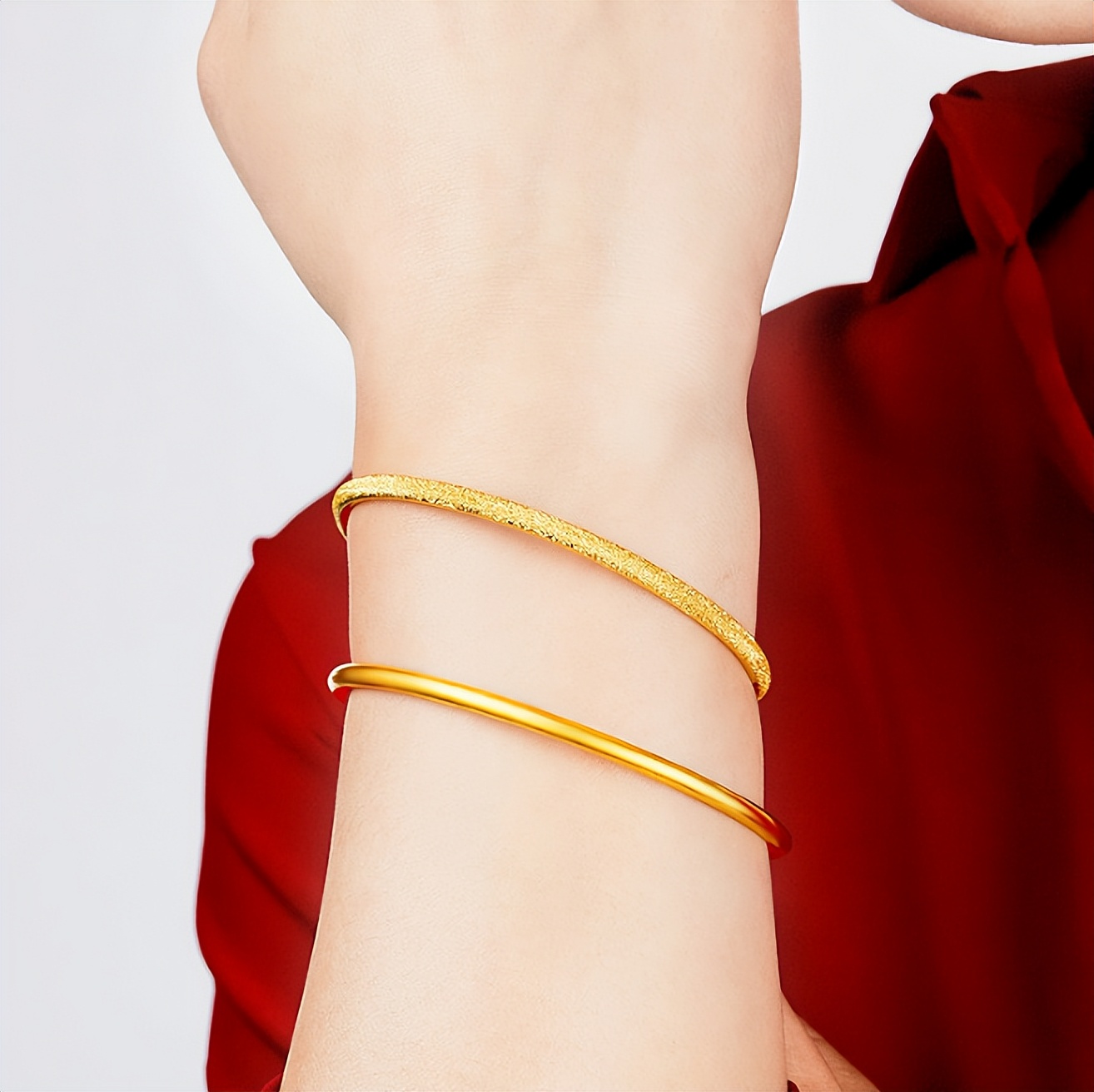 预算2万元买黄金手镯，按照小编这样买，比你自己买还多几克