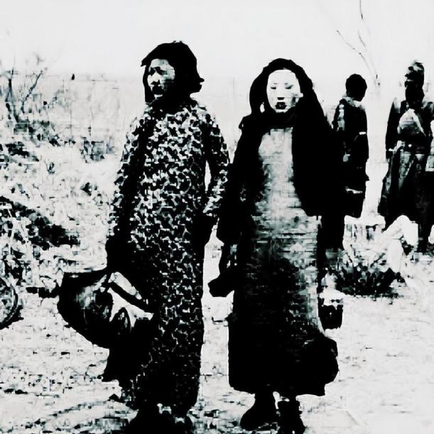 罕见晚清老照片被押赴菜市口,晚清妇女照片