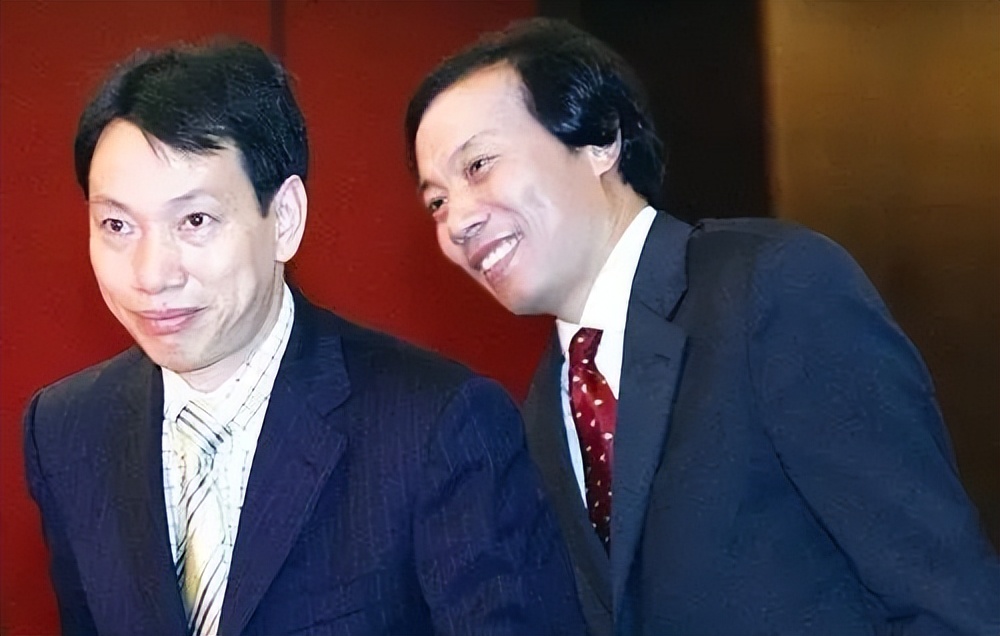 他小学没毕业，花10亿把“打工皇帝”招至麾下，600亿身价还*税逃**