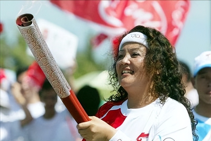 鎵撻粦宸ョ殑鎮叉儴鍛借繍,寮犲叞鍔犳嬁澶ф墦榛戝伐缁忓巻