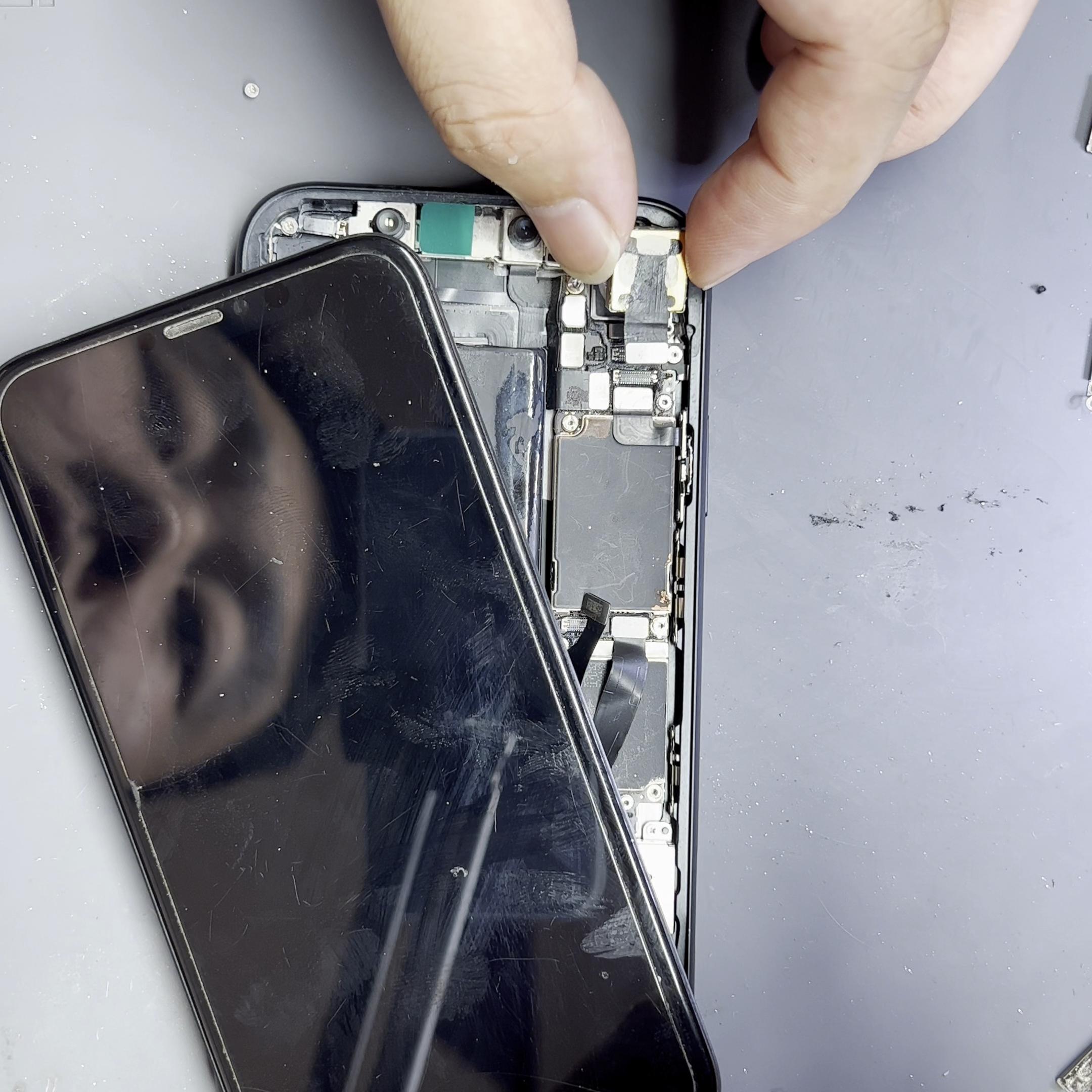 苹果xr拍照前摄像头模糊怎么回事,苹果xr拍照黑屏闪光灯不亮