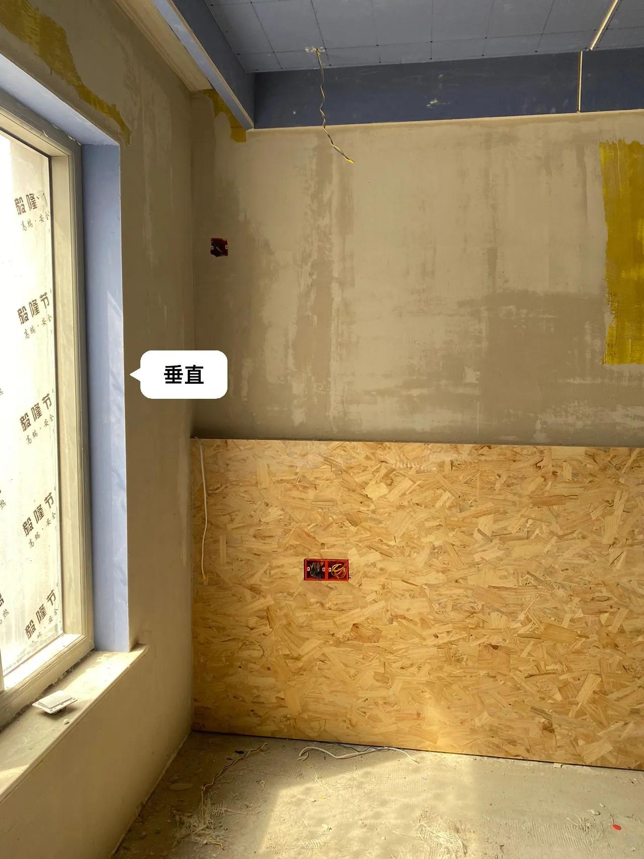 跑了10个工地现场，我终于明白了实木烤漆窗套和不锈钢窗套的区别