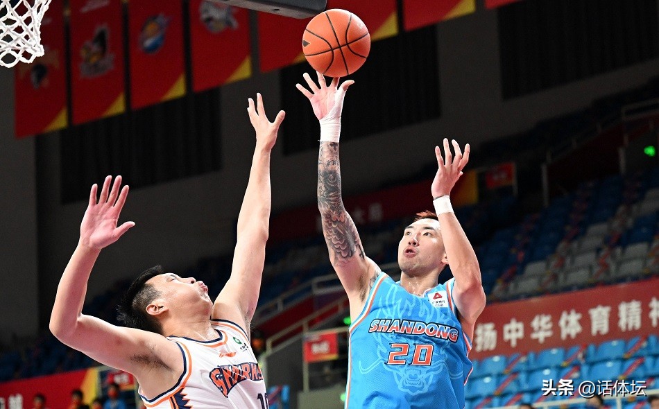 陷球队于危险境地！篮球名记和CBA主帅怒不可遏：这些人没有未来