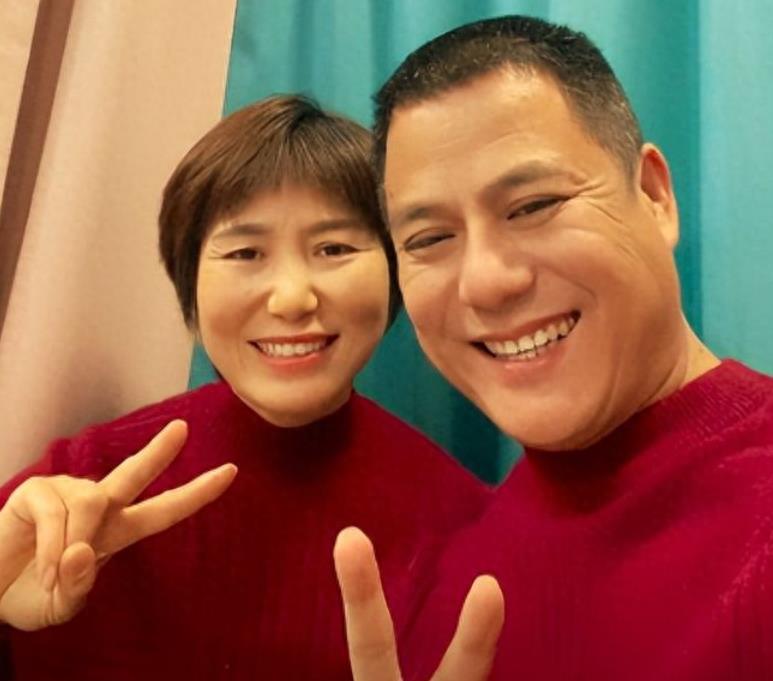 关注小杨哥爸爸不雅视频：群已解散，涉事者删除评论