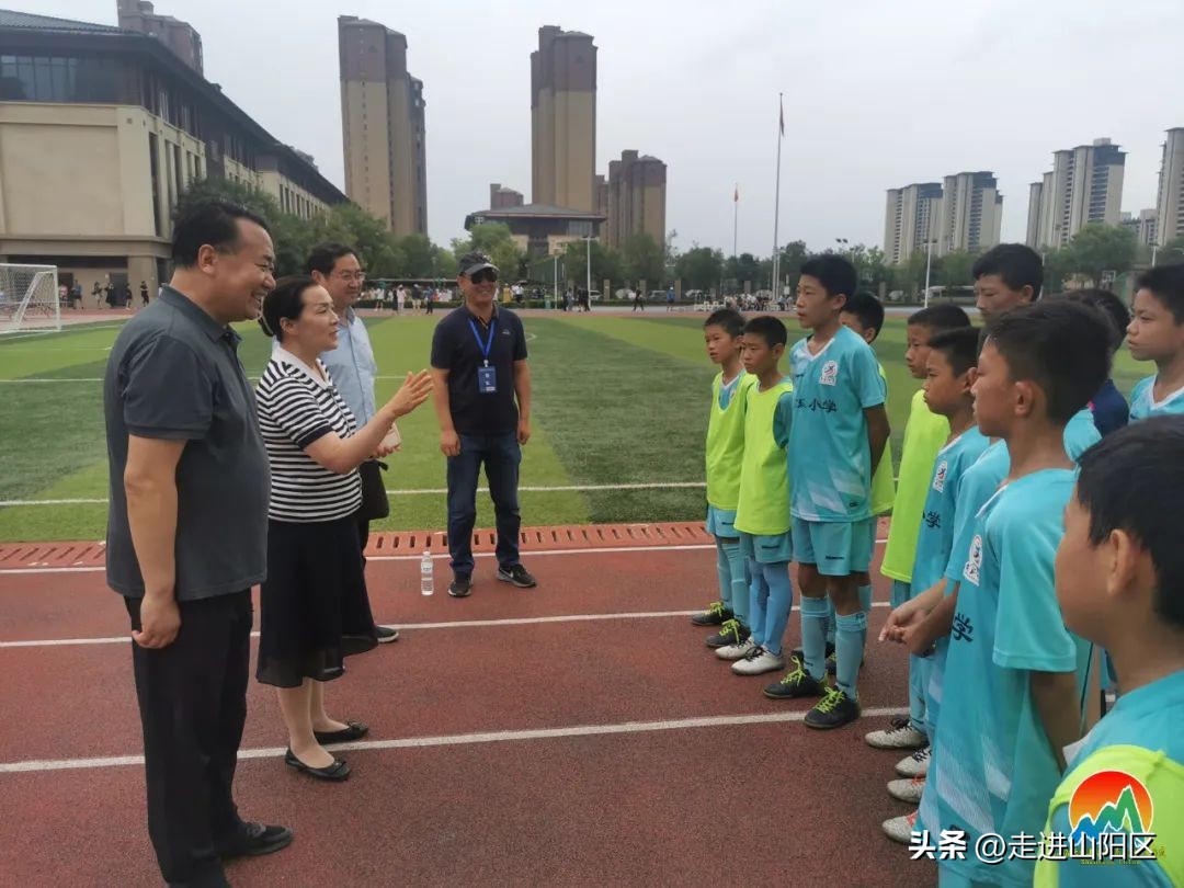 江苏省长杯足球初中组冠军奖牌,江苏省省长杯小学组冠军