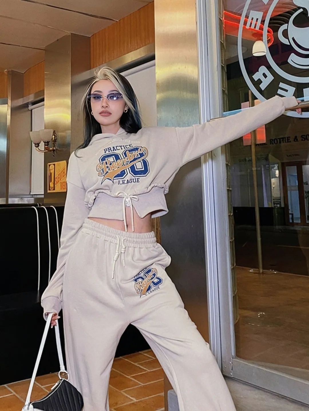 今年最流行的五款卫衣,现在流行这几种卫衣