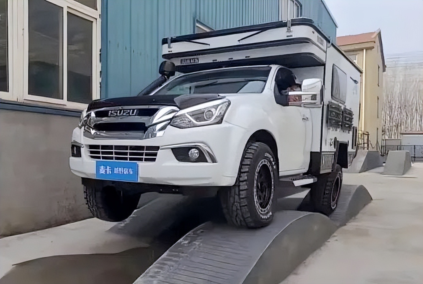 麦卡佰客远征越野房车价格,麦卡越野升顶四驱房车