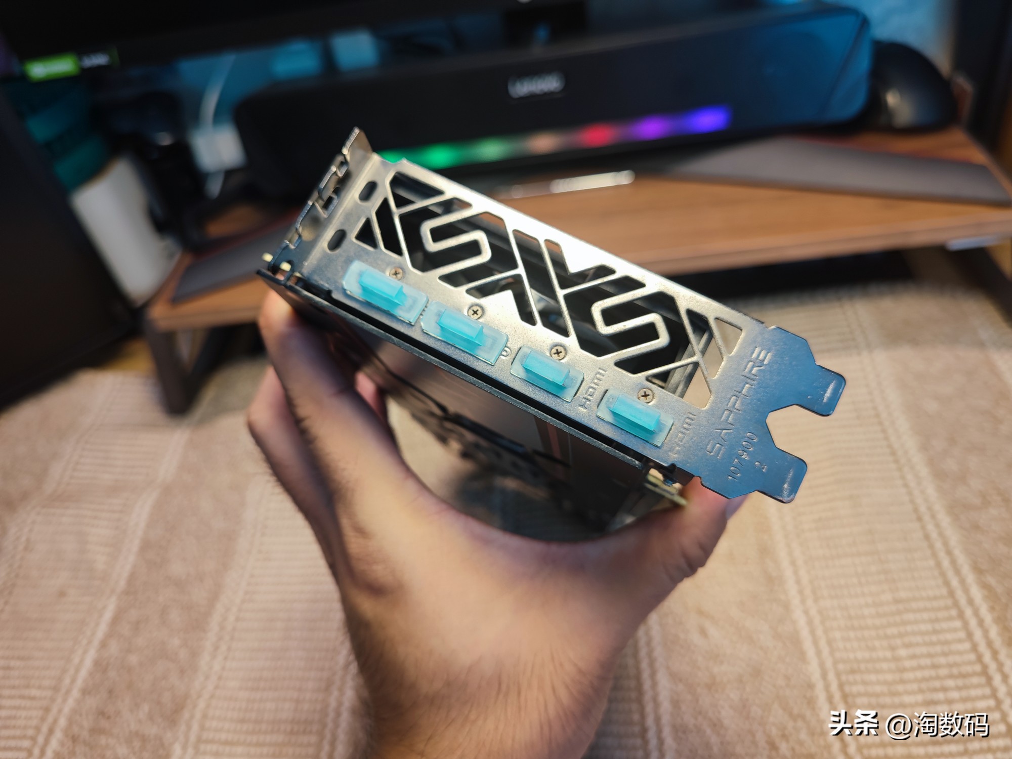 ¥589验票RX5600XT矿渣卡,号称脚踩GTX1660Super是否实至名归?