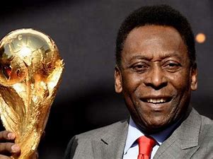 梅西和c罗谁更强必须给一个答案,梅西和c罗谁更接近球王