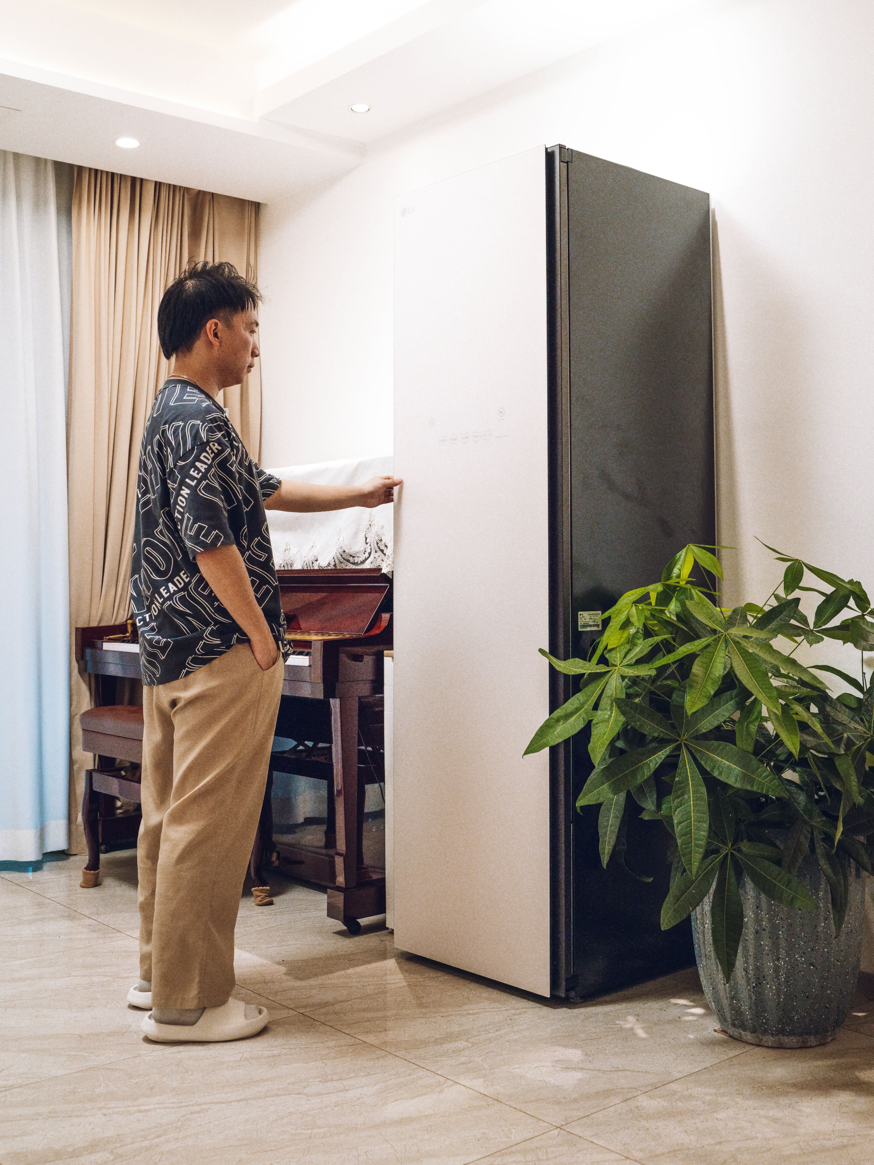 天骏智能衣物护理机使用视频,智能小型衣物护理机