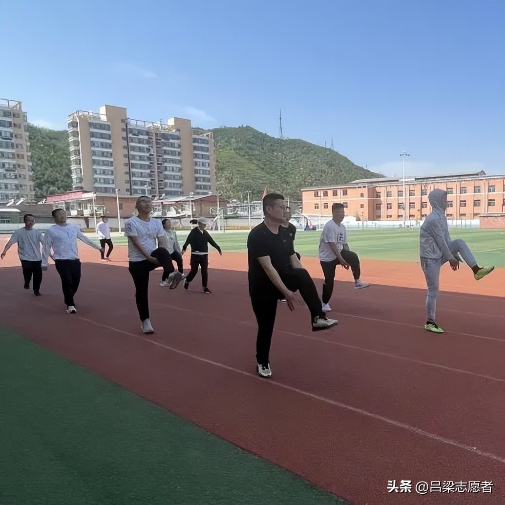 亲临现场感受足球的魅力,感受足球魅力弘扬足球文化