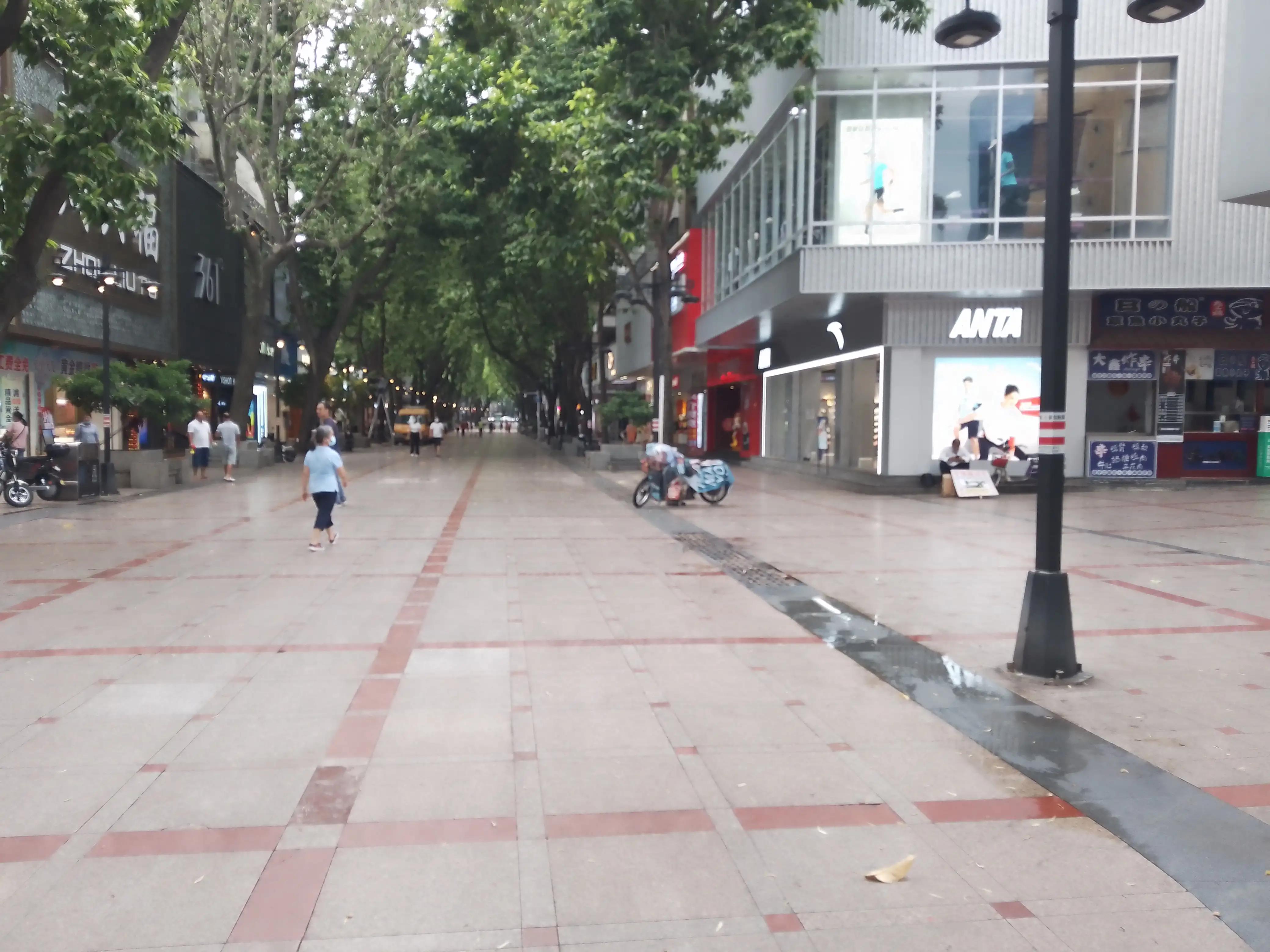 惠州哪个步行街卖衣服,惠州附近步行街买衣服便宜