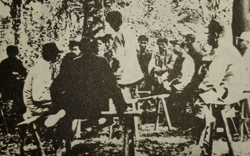 1952年毛主席视察山东，得知黄祖炎墓地所在，主席：我要去看看他