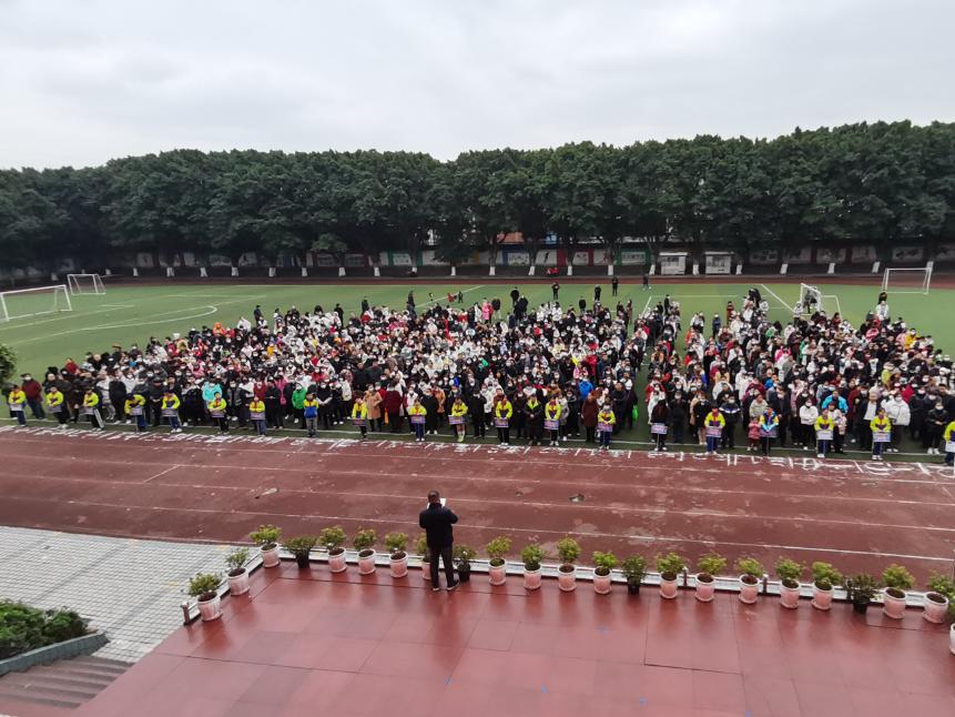 宜宾市叙州区二中开家长会,宜宾南溪桂溪中学2024家长会