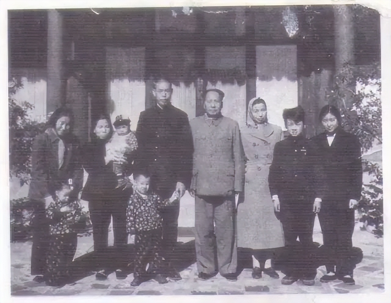 51年毛主席的弟弟被当成贪污犯，一封信揭露真相，还了他一个清白