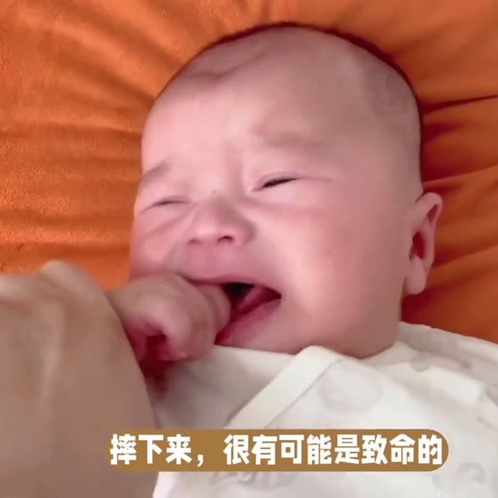 宝宝进入4月龄的变化,宝宝进入第三个月的变化有哪些