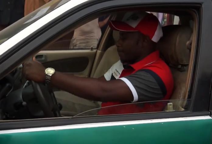 非洲穷人*款贷**20万买名牌，饿得吃树叶，也要买4万的鞋子出门显摆