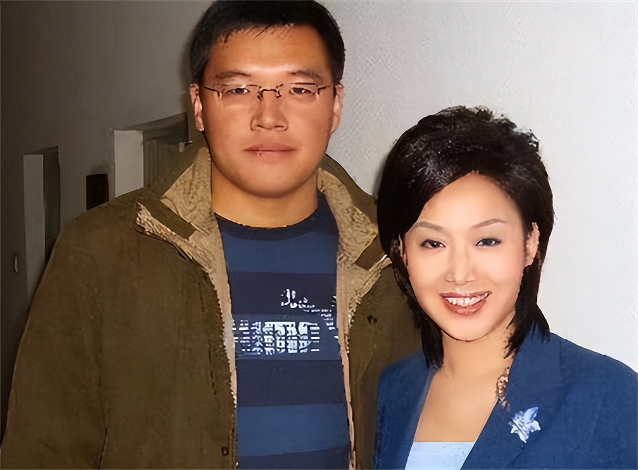 央视播音员郑丽近照,央视新闻播音主持人郑丽