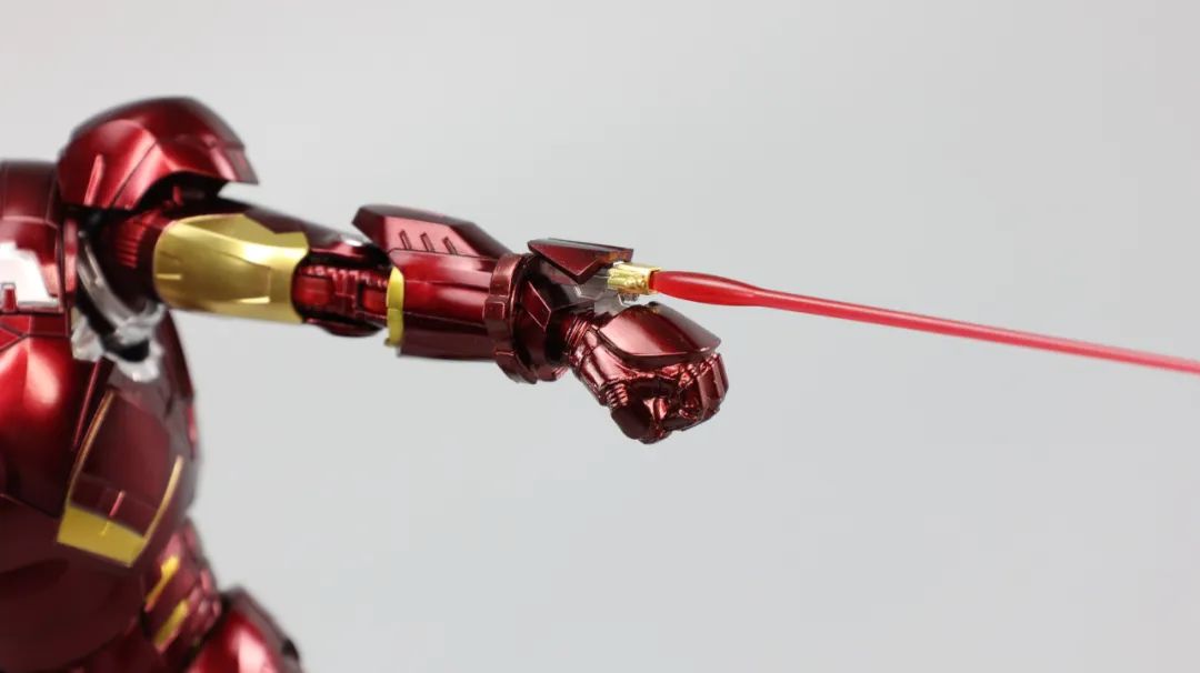 钢铁侠的最强战甲是哪个,钢铁侠最强战甲vs蝙蝠侠最强装甲