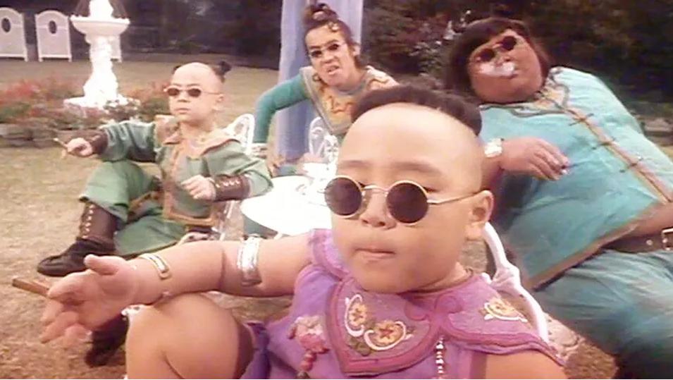 童星4岁身价千万成年街头打工,郝邵文现状曝光