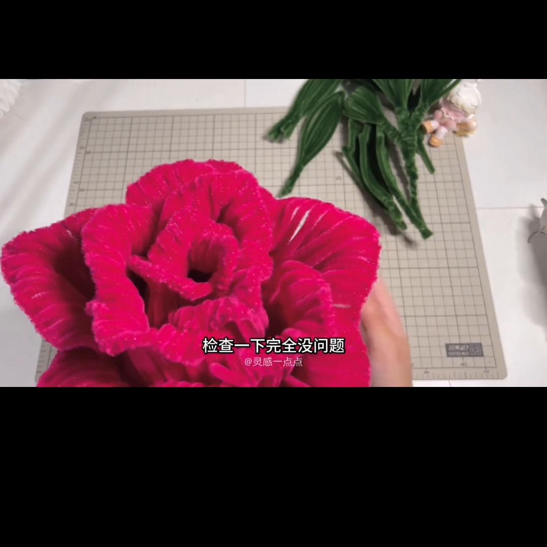 这还拿不下你？甜妹必备！扭扭棒手工超大玫瑰花！心意满...
