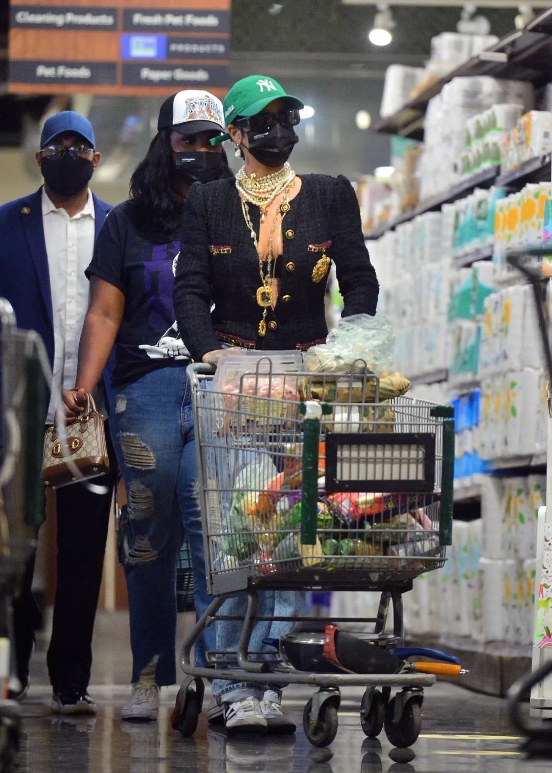 rihanna鐐圭噧浜嗗叏鍦虹殑鐑儏,rihanna闇告皵鏃跺埢