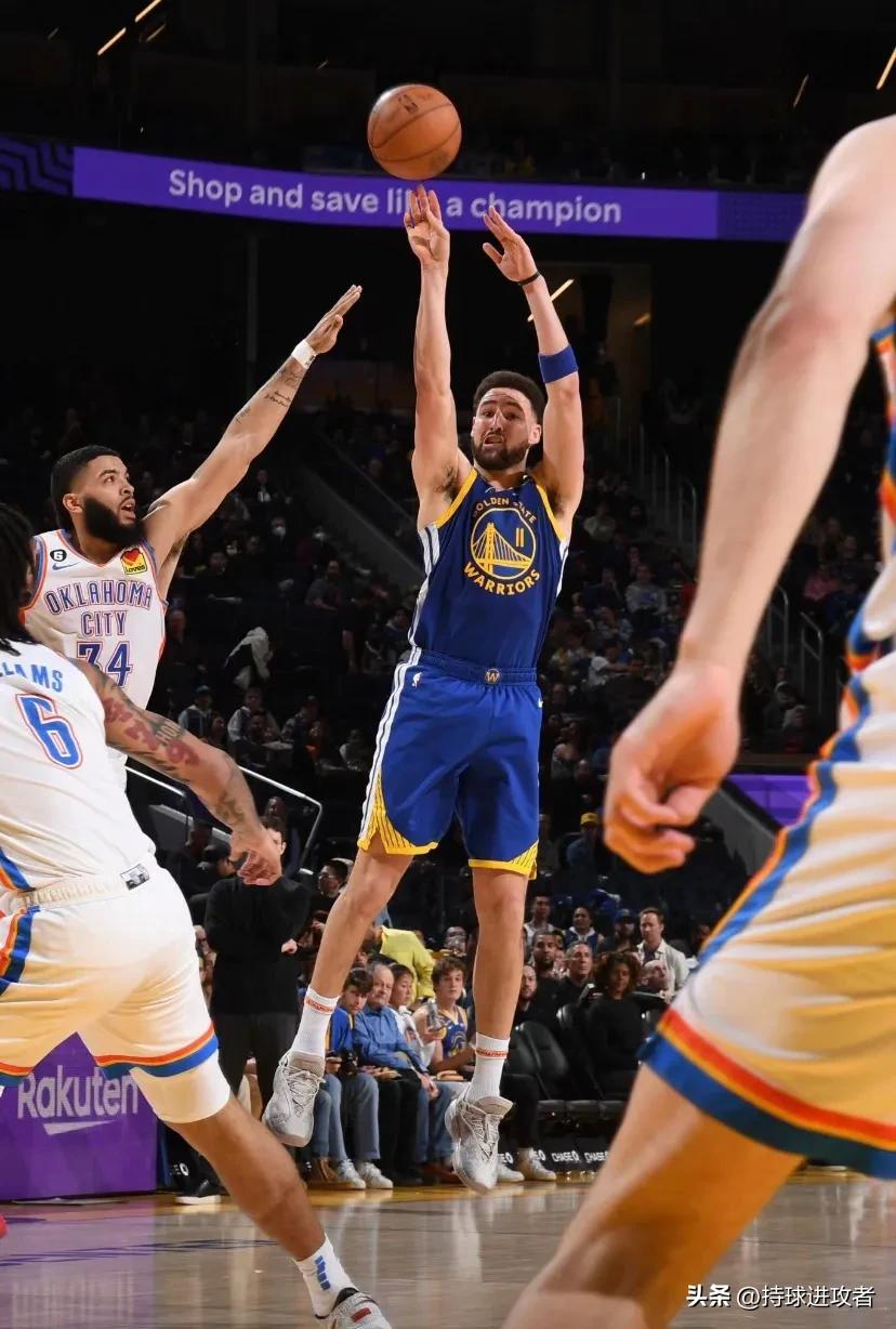 勇士打雷霆库里三分绝杀,勇士汤普森西部决赛投进11个三分