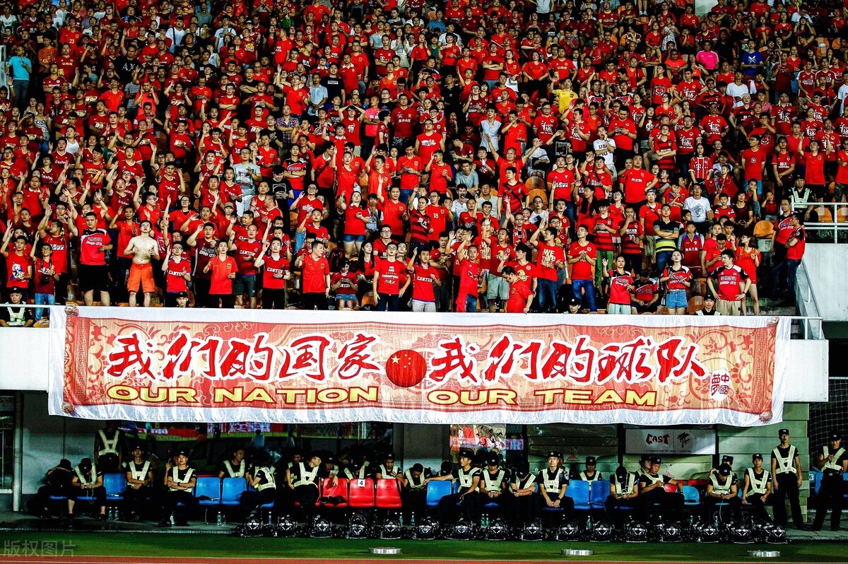 广州队遇挫折不后退足球精神,困境下广州队打出八冠王风采