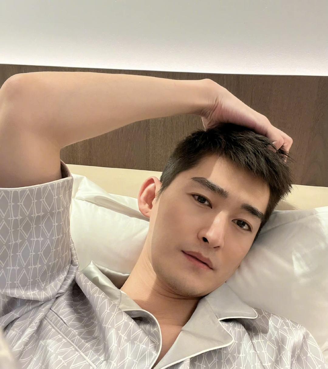 看完张翰做过的事，才知道他取代黄晓明，成为“油王”是众望所归