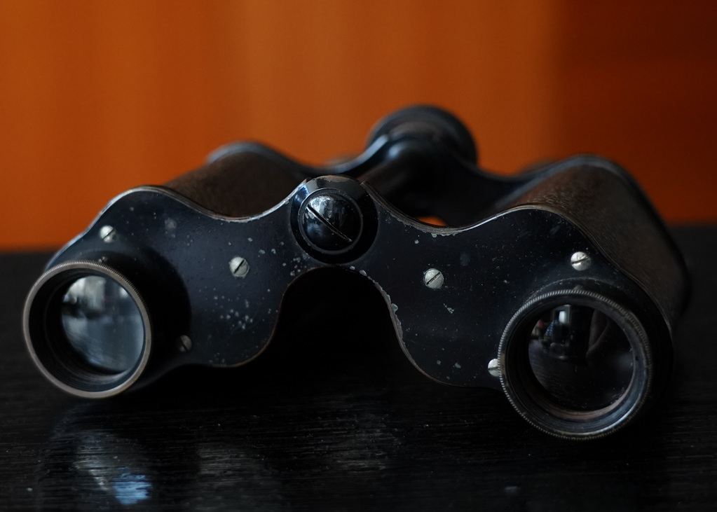 收藏了30年的望远镜,二战时期的军用高倍望远镜