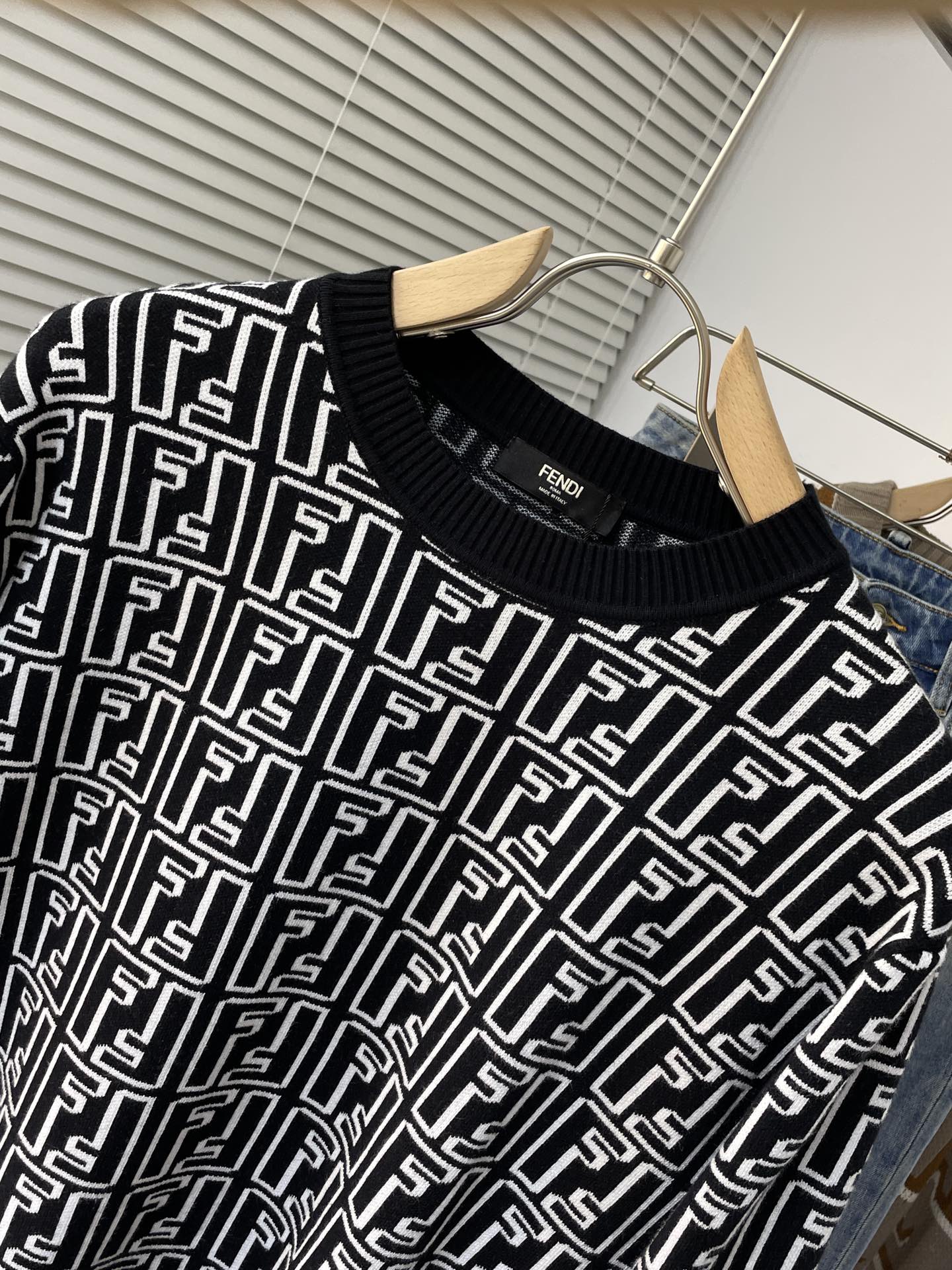 fendi芬迪全皮限量款大象灰花,芬迪fendi毛衣