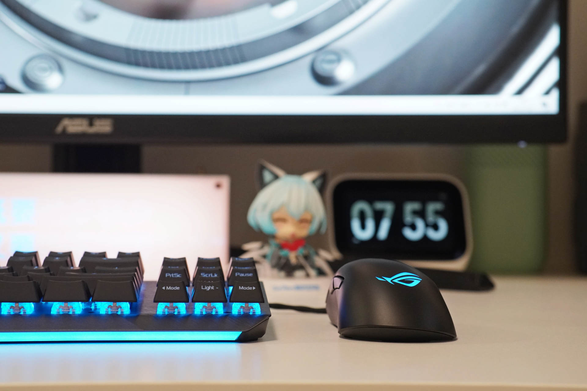 rog月刃无线版鼠标评测,rog月刃与普通无线鼠标对比