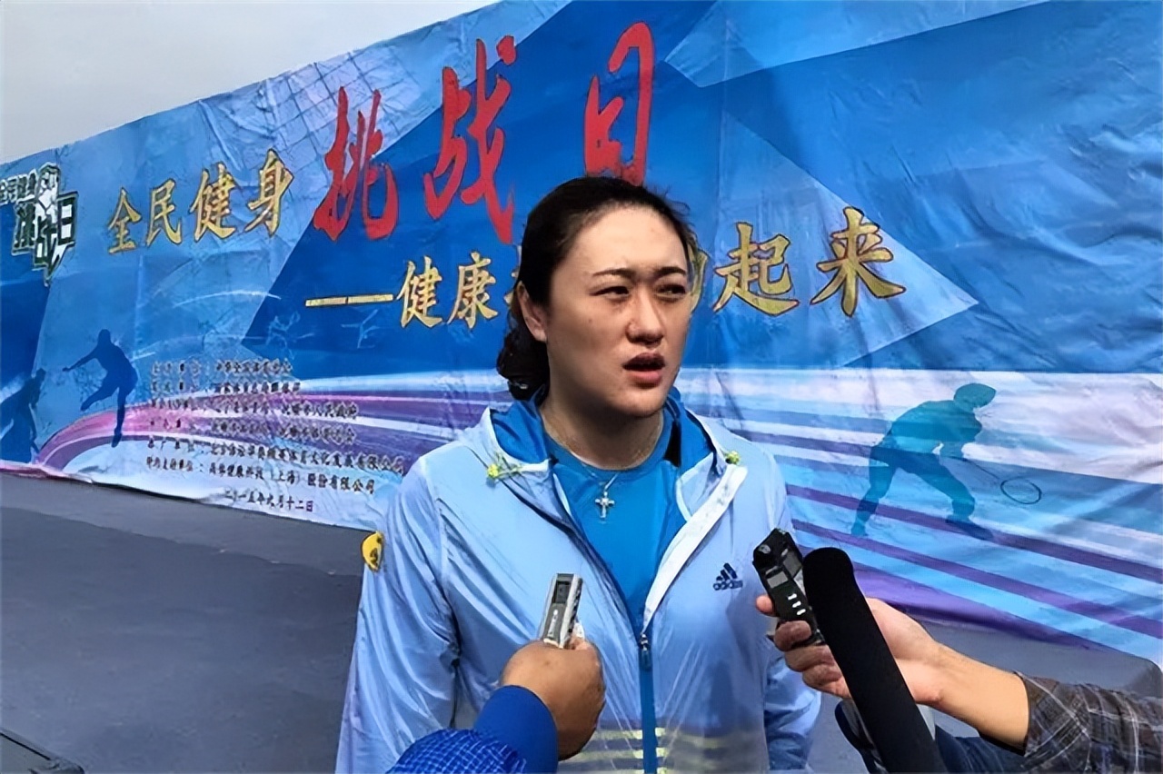 女排名将刘亚男：体坛生涯有泪，因2斤毛豆嫁给帅哥，婚姻幸福